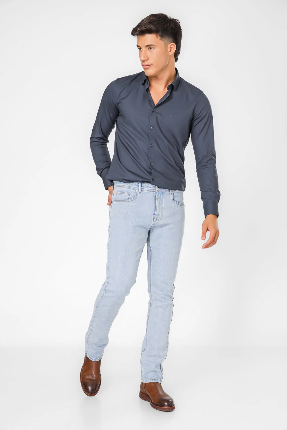 ג'ינס SLIM בצבע כחול בהיר