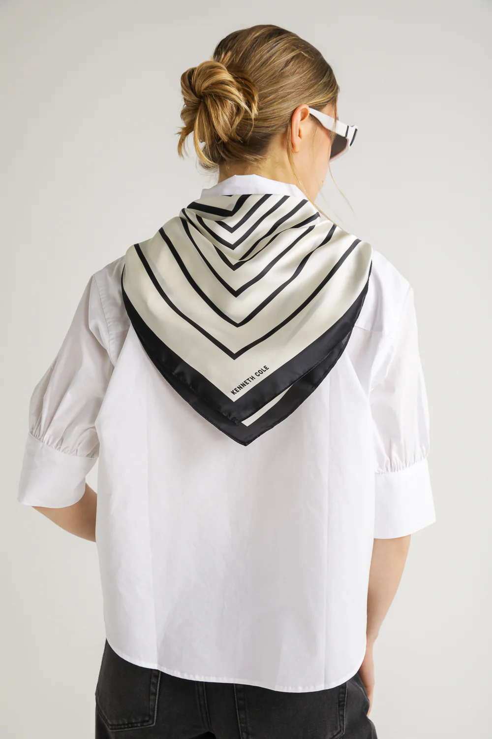 מטפחת אלגנטית ממותגת | קנת קול - Image 2