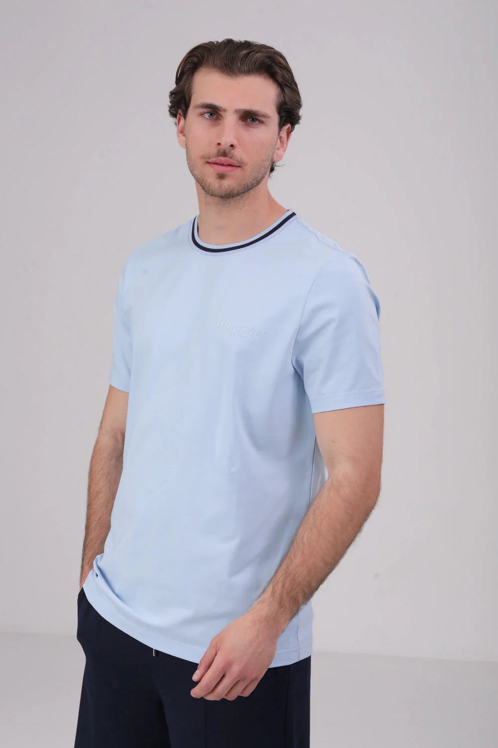 חולצת טי חלקה לגברים - Image 5