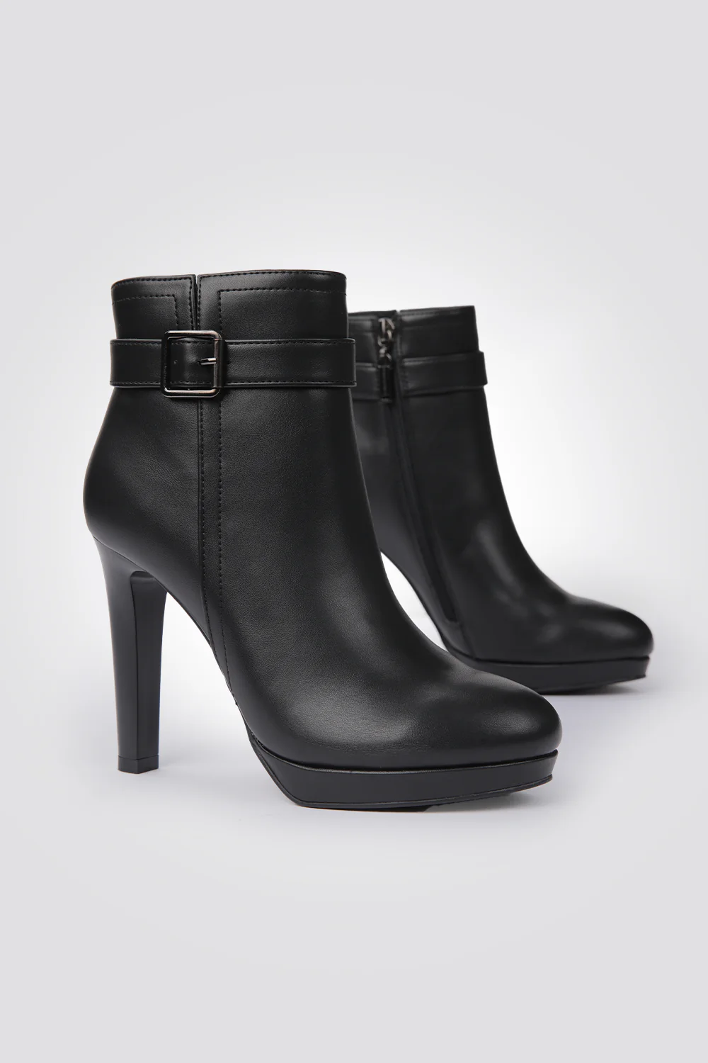 מגפונים עם עקב בצבע שחור - Image 2