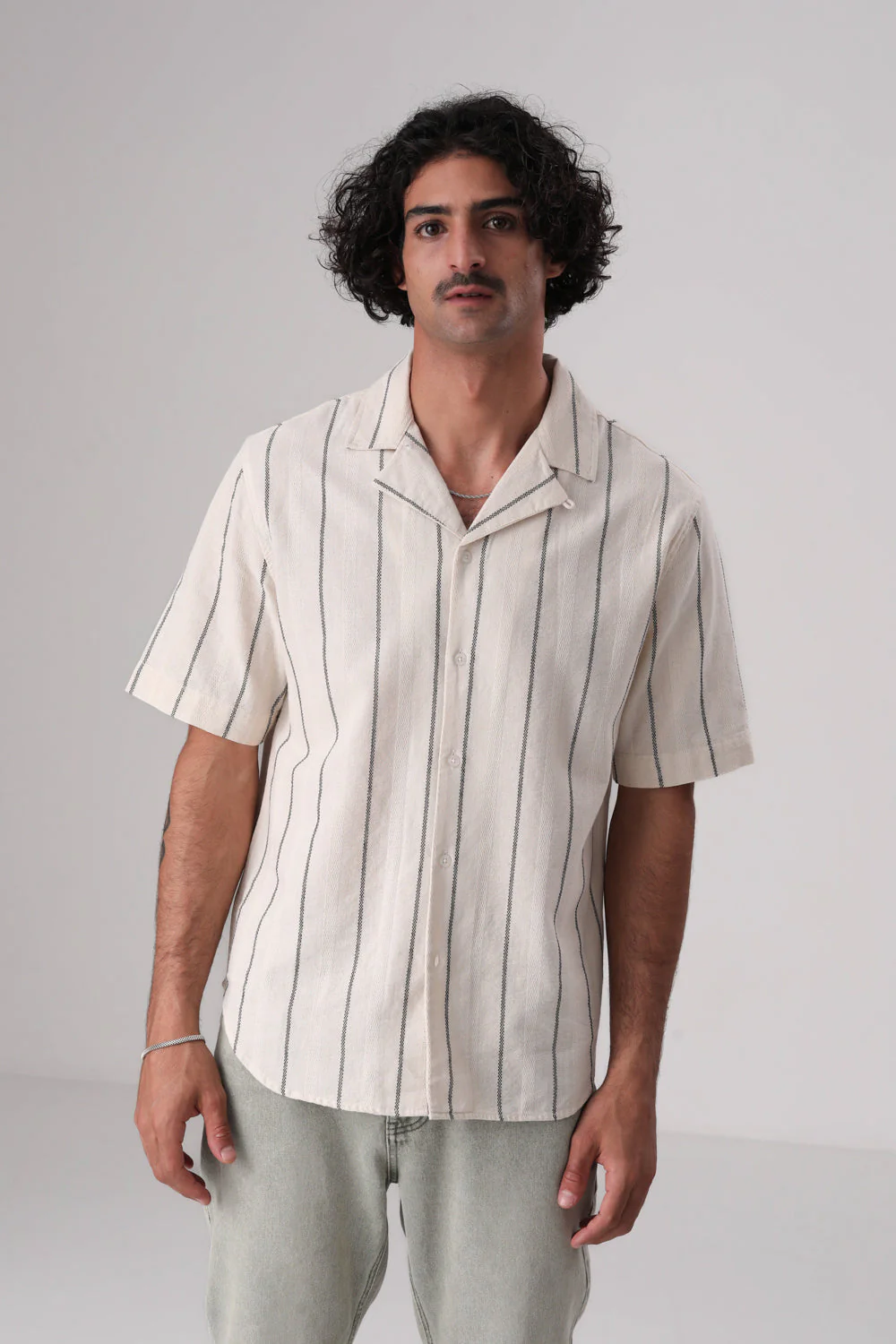 חולצה מכופתרת פסים - Image 2
